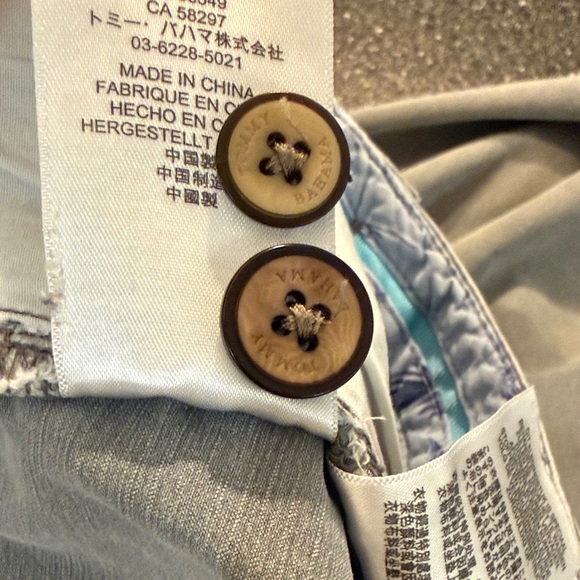 Tommy Bahama Men's Gray Flat Front Shorts - size 38 waist - Picture 4 of 7